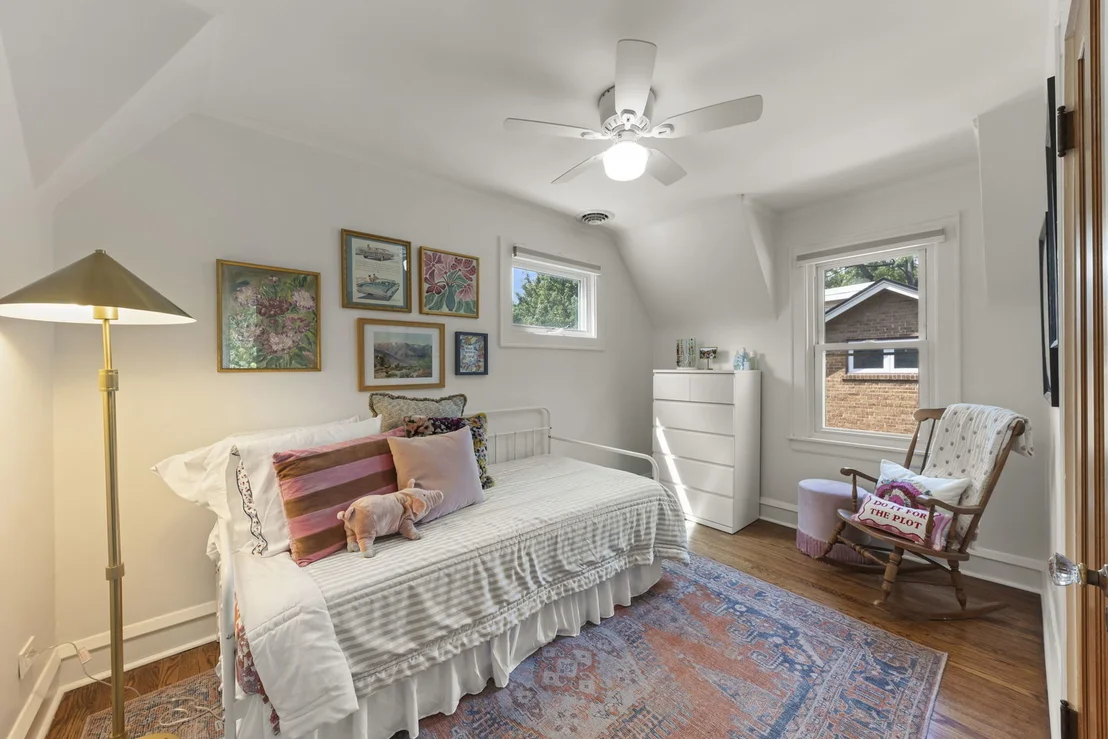 Photo of 810 N Summit Street
