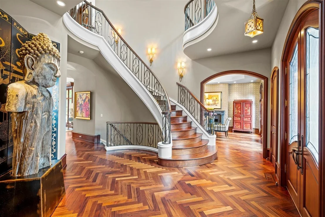Photo of 950 Lake Road