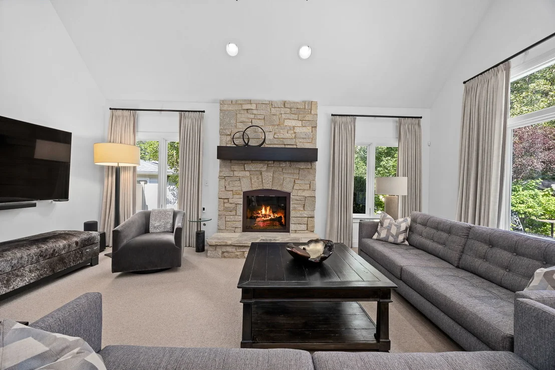 Photo of 331 Brookside Circle