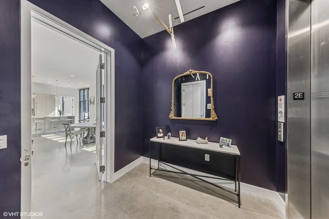 Photo of Unit 202 at 900 W Washington Boulevard
