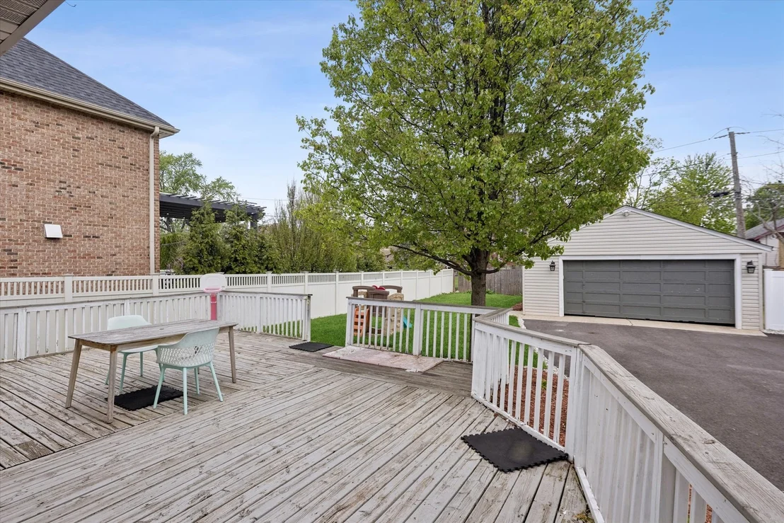 Photo of 291 N Maple Avenue