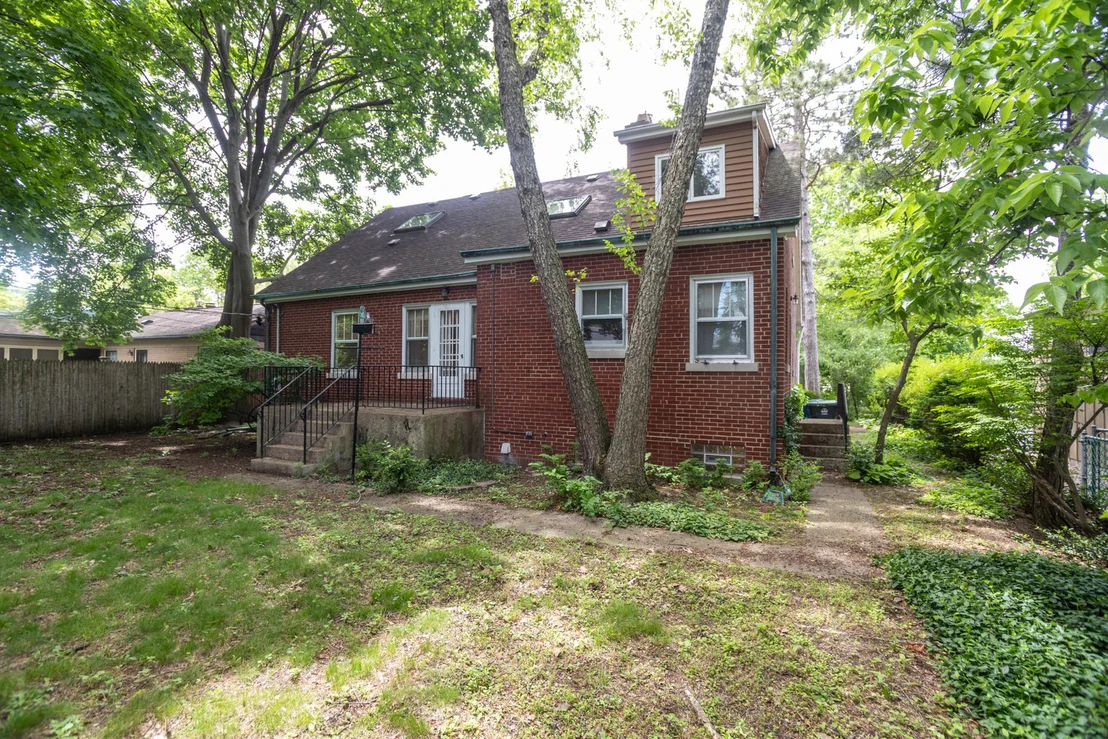 Photo of 2545 Greeley Avenue
