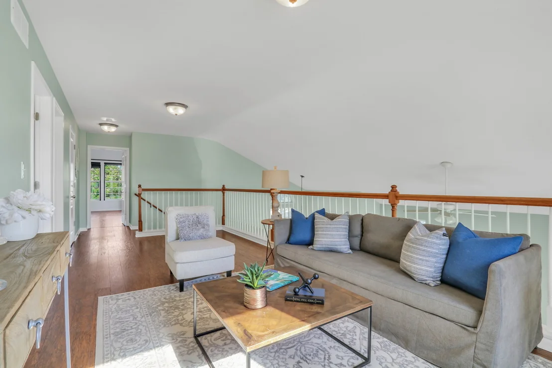 Photo of 2833 Waterfront Avenue
