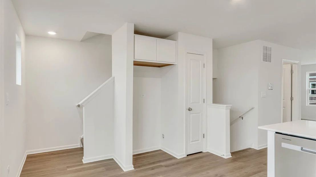 Photo of 415 Lakeshore Court