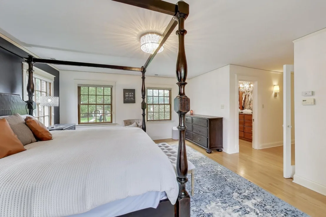 Photo of 547 JACKSON Avenue