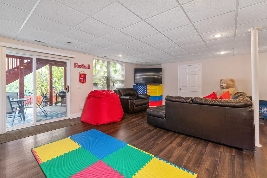 Photo of 768 Brompton Lane