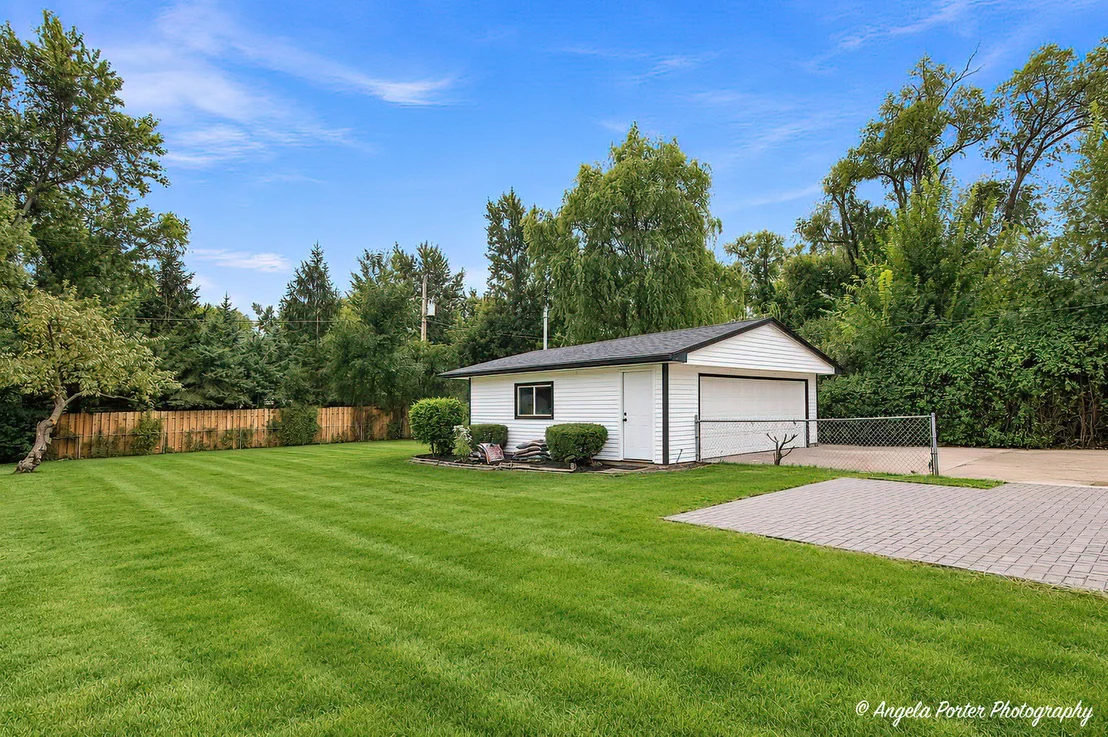 Photo of 2929 Central Road