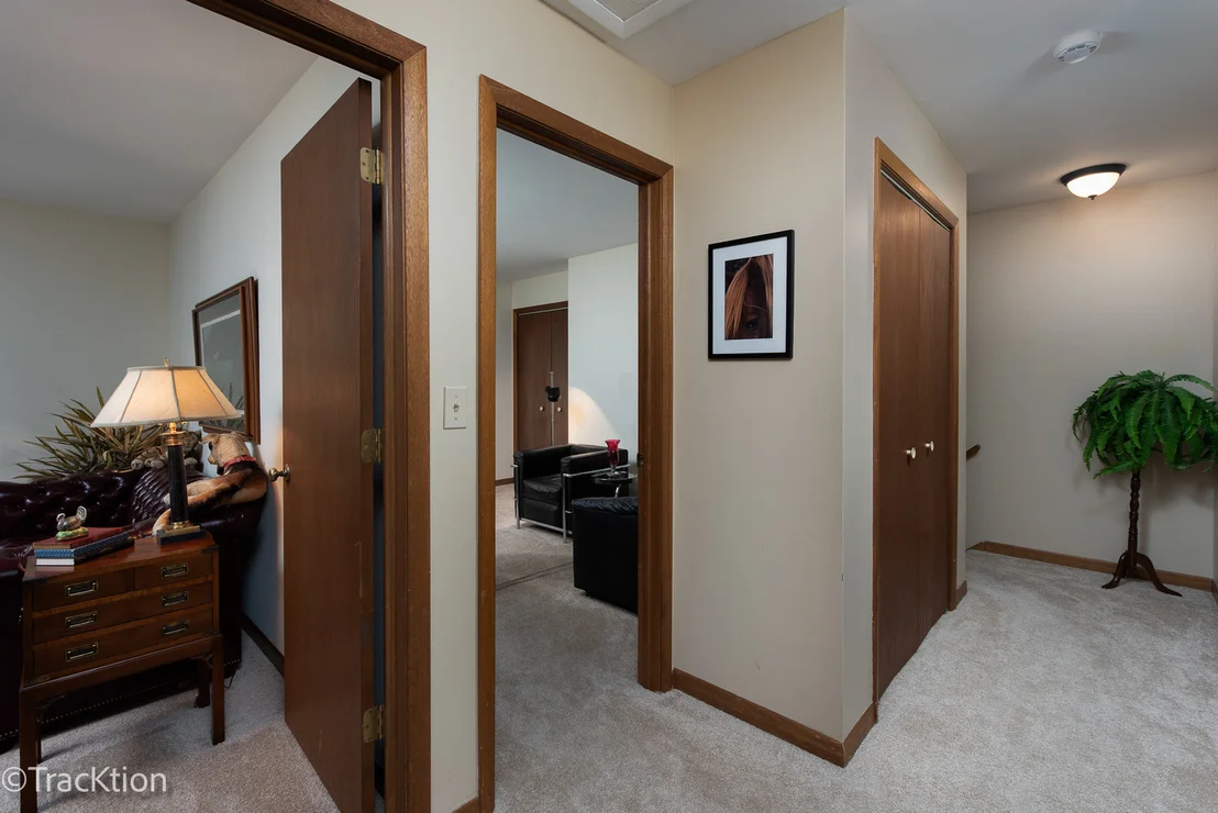 Photo of 1229 W Bauer Road