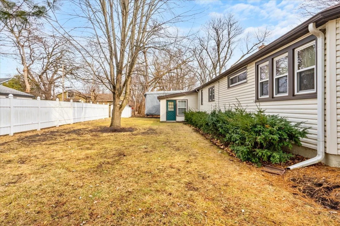 Photo of 715 Northshore Drive