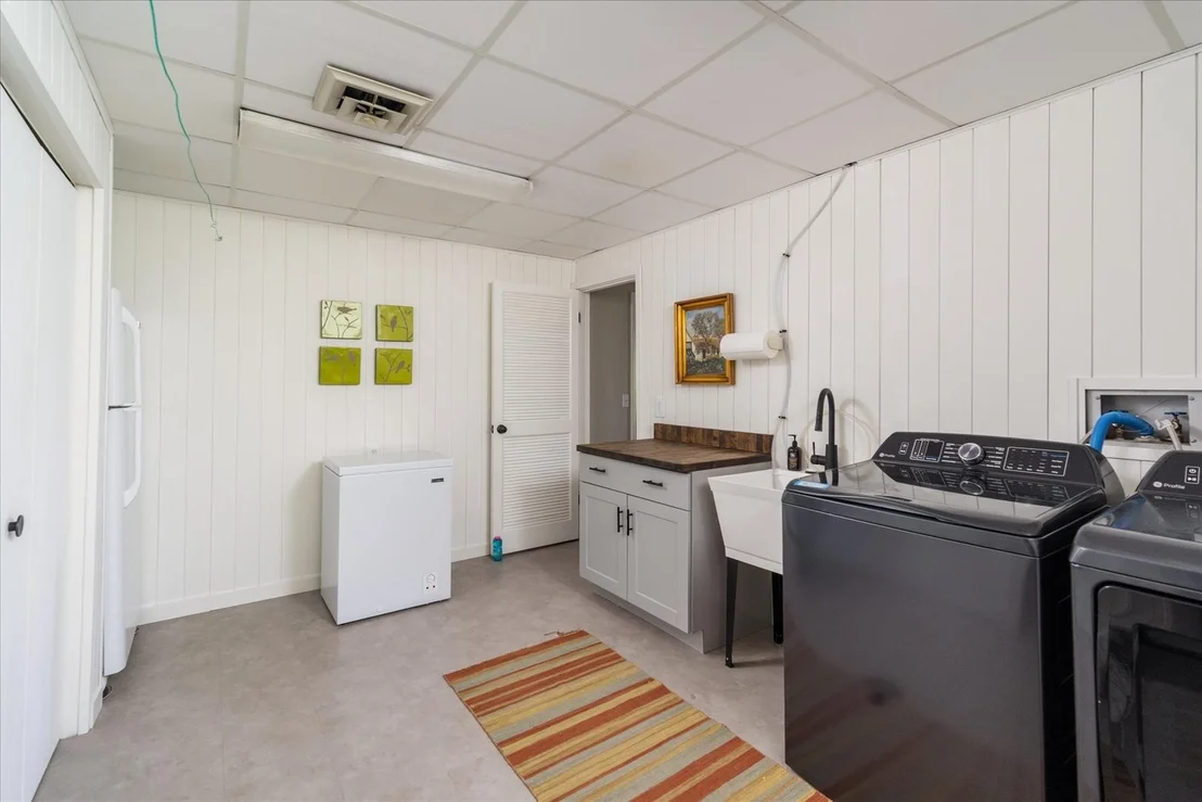 Photo of 1127 Loganberry Lane