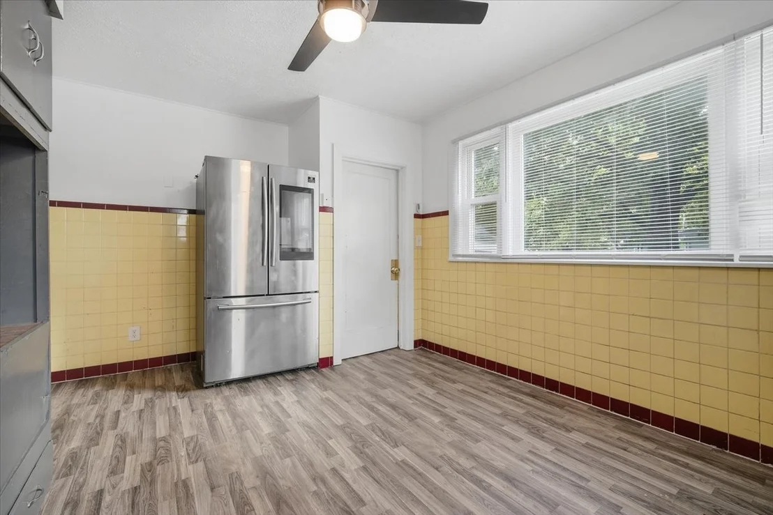 Photo of 1112 West Avenue