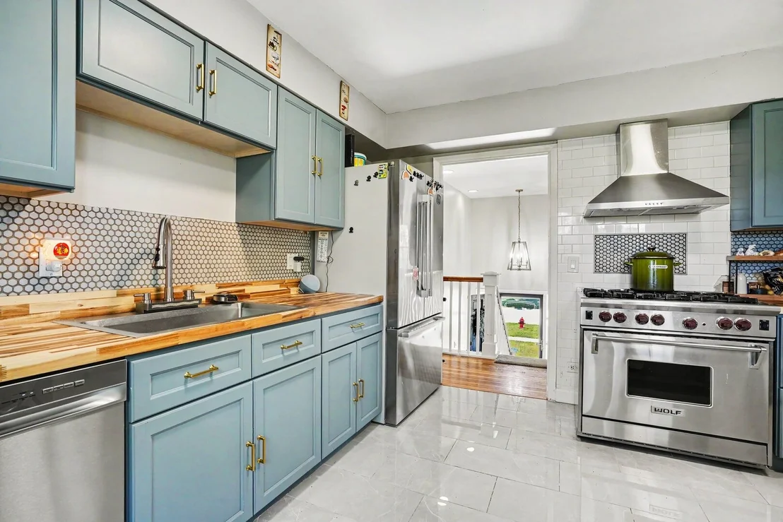 Photo of 1355 Devonshire Lane