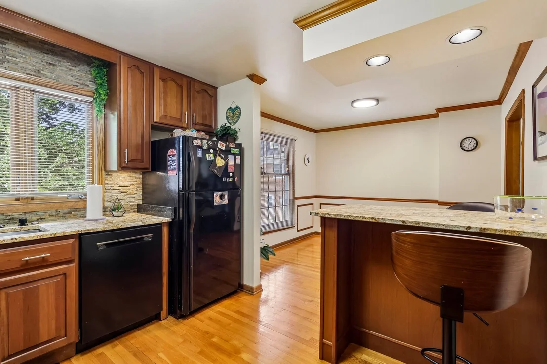 Photo of 328 Eastern Avenue