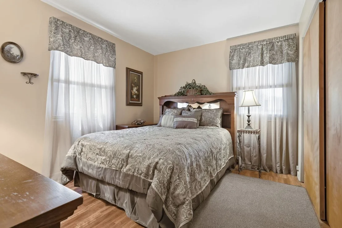 Photo of 1210 Greenlawn Drive