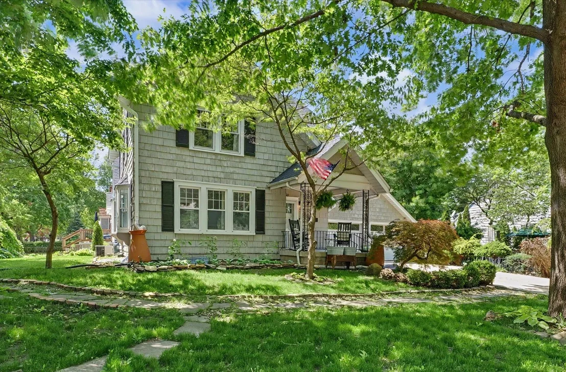 Photo of 1202 W Healey Street