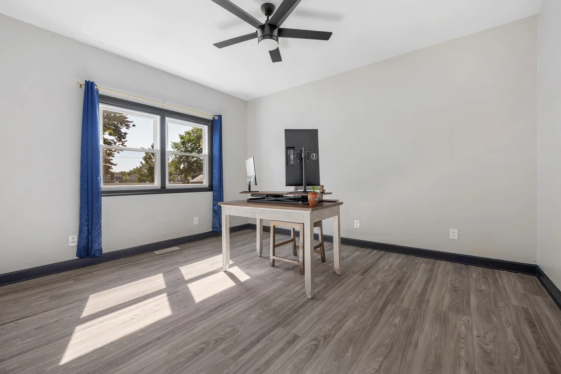 Photo of 660 Louise Drive