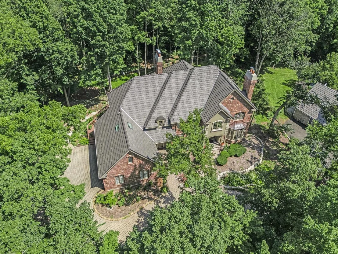Photo of 818 Fox Glen Drive