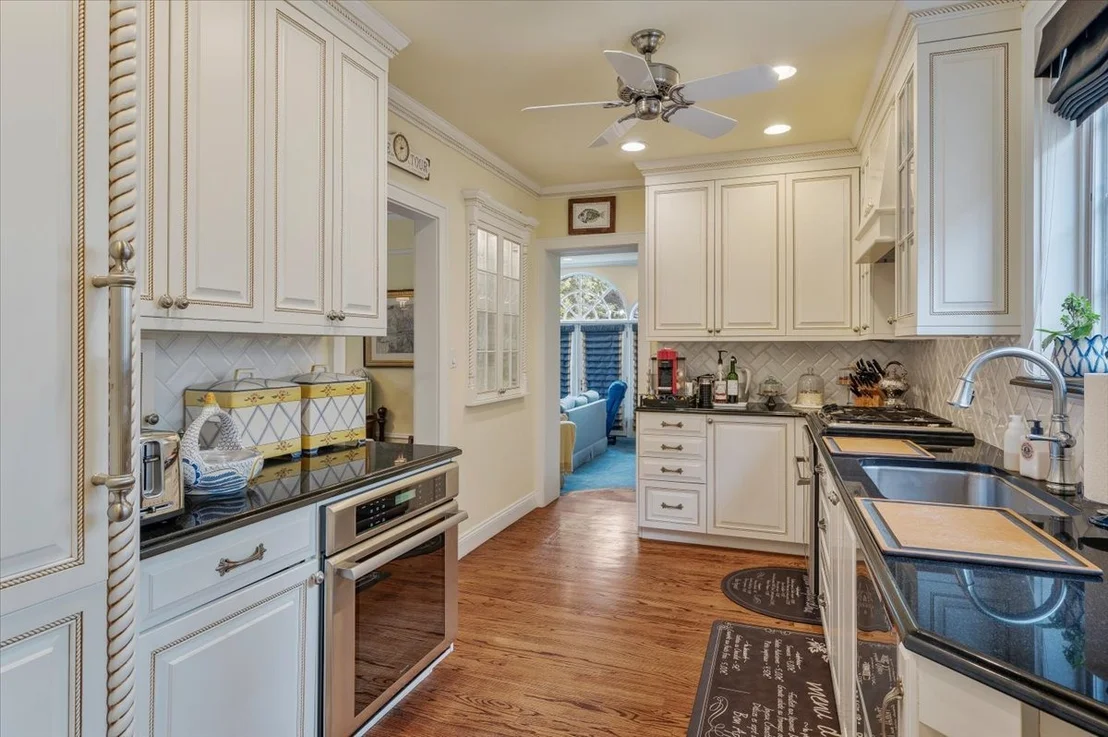 Photo of 220 Maple Avenue