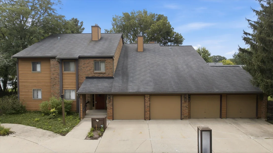 Photo of Unit D at 650 WAVERLY Drive