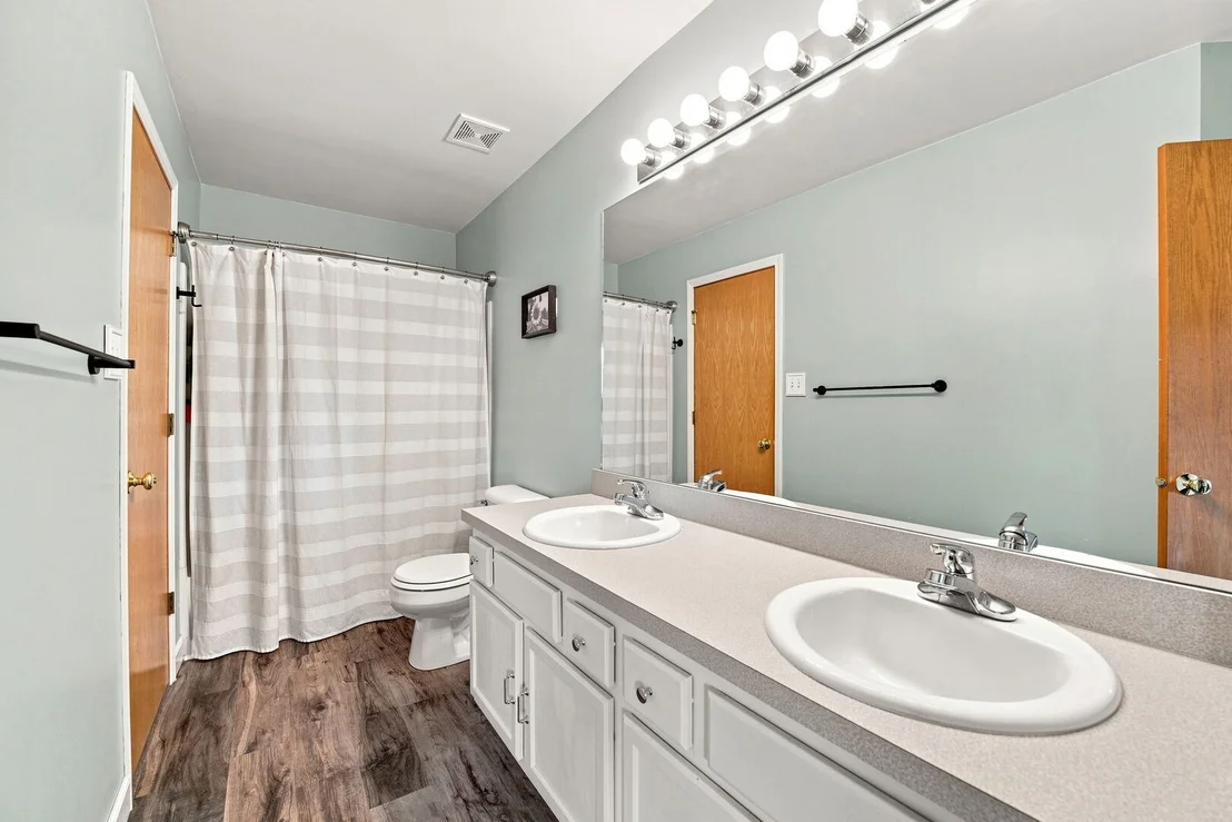 Photo of 543 Silver Leaf Drive