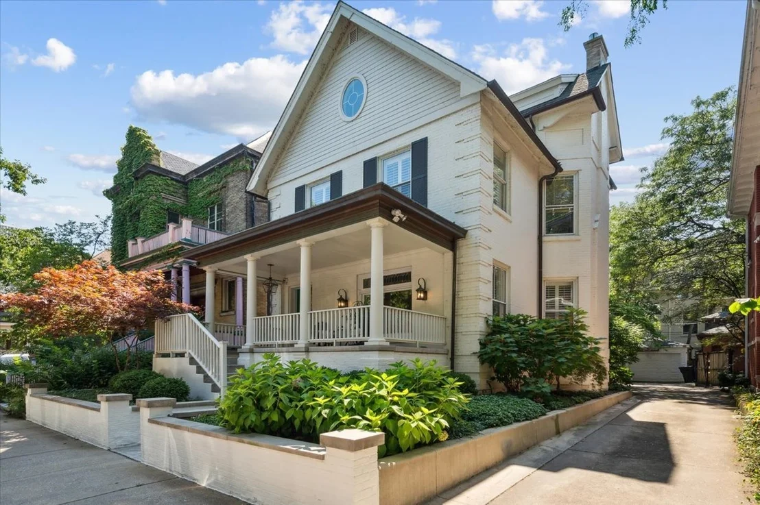 Photo of 837 W Junior Terrace
