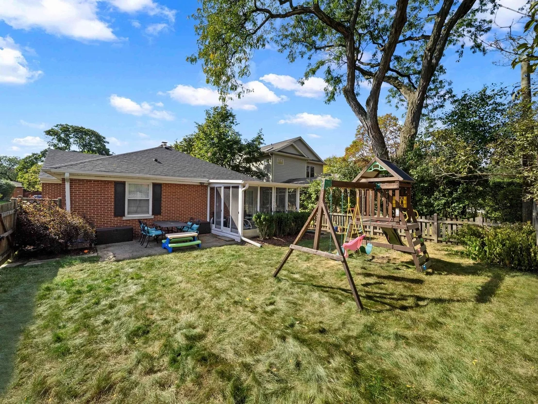 Photo of 1100 Raleigh Road