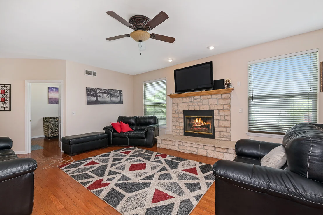 Photo of 768 Brompton Lane