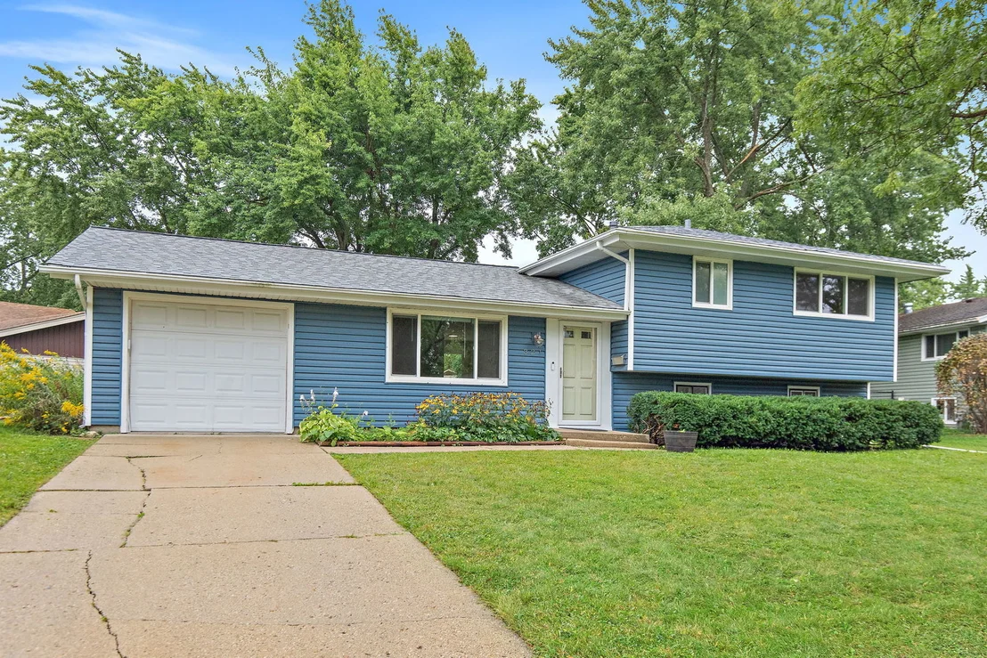 Photo of 321 Desmond Drive