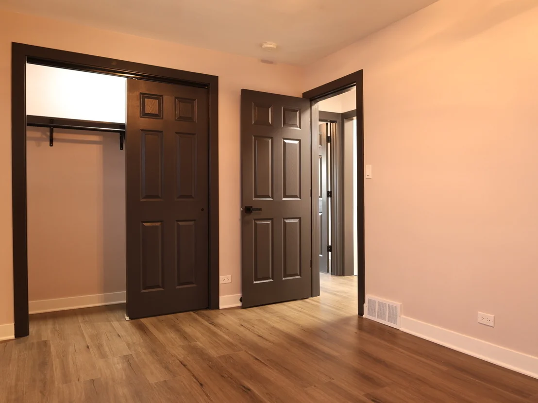 Photo of 2115 W 68th Place