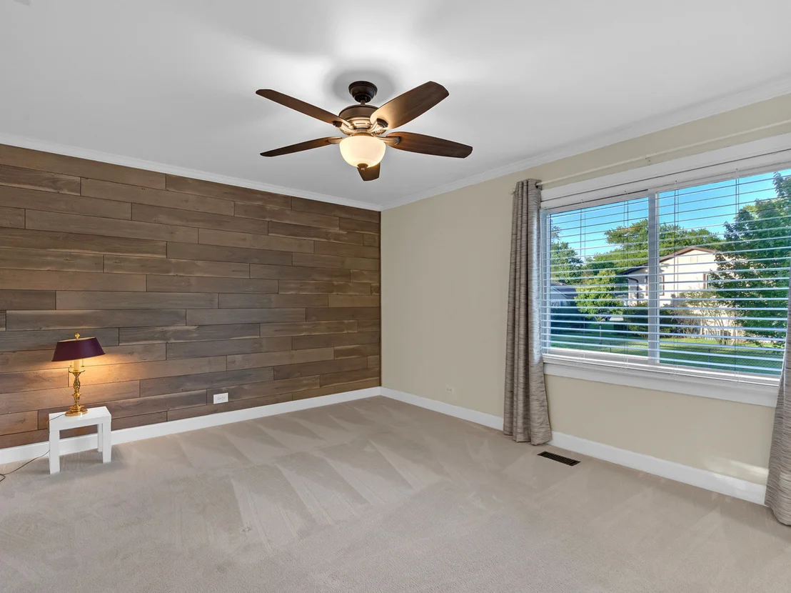 Photo of 1145 N Thackeray Drive