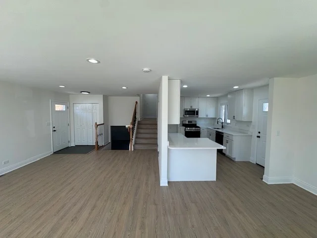 Photo of 870 E Thacker Street