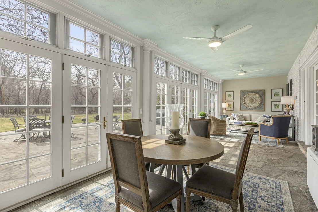 Photo of 965 Castlegate Court