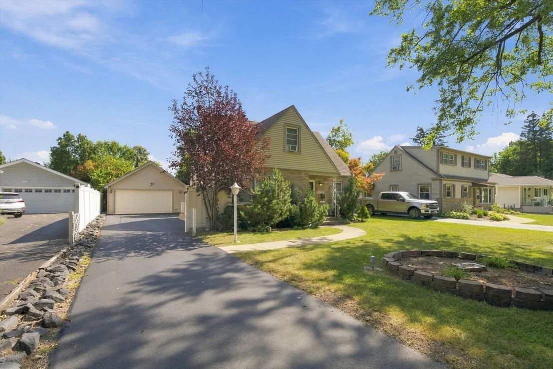 Photo of 2115 Halsey Drive