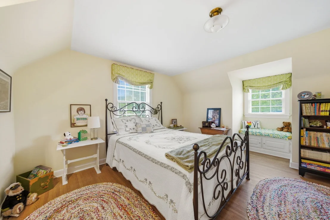 Photo of 415 N Worth Avenue