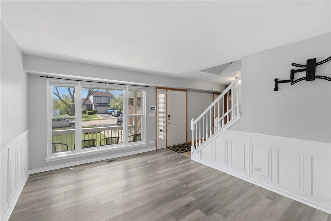 Photo of 974 Deer Trail