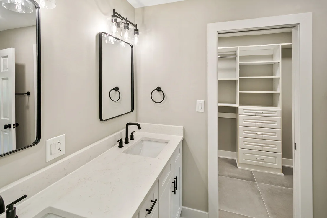 Photo of 3045 Scott Crescent