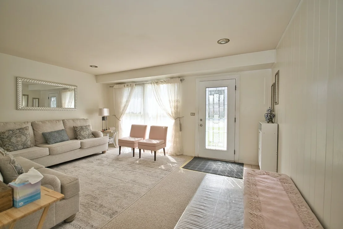 Photo of 6948 Beckwith Road