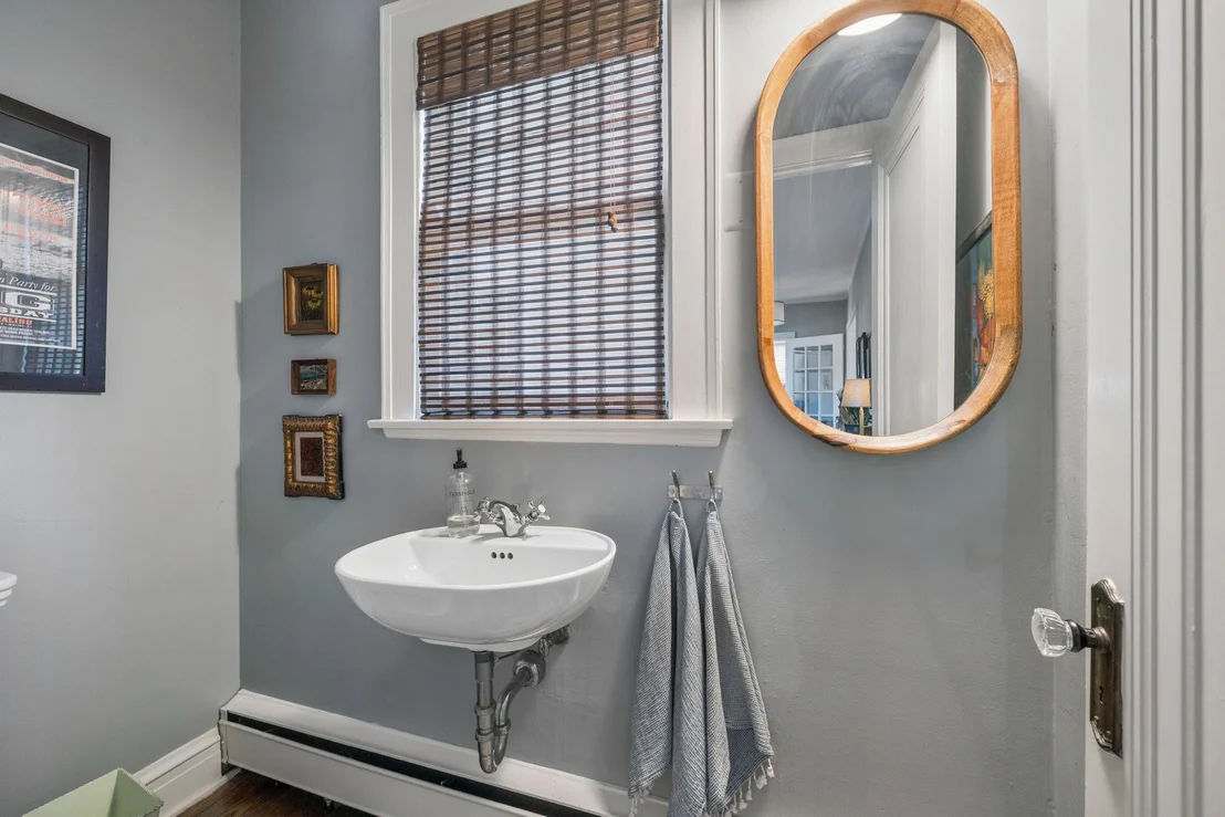 Photo of 2216 Forestview Road