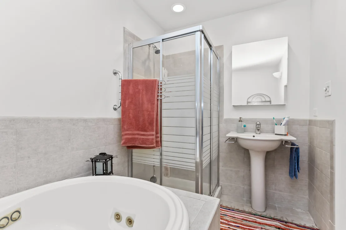 Photo of 7638 Maple Street