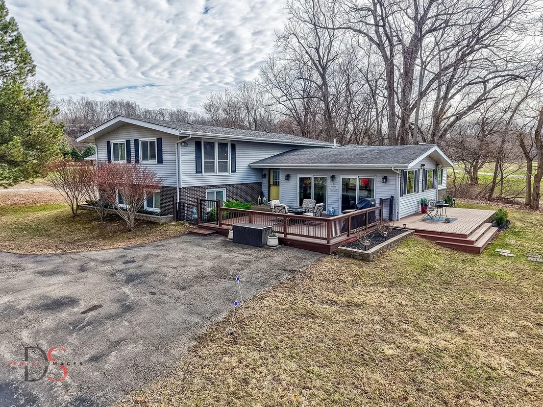 Photo of 152 Beachview Court