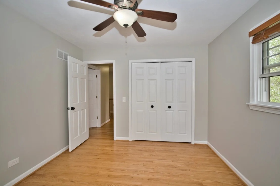 Photo of 2S510 Seneca Drive