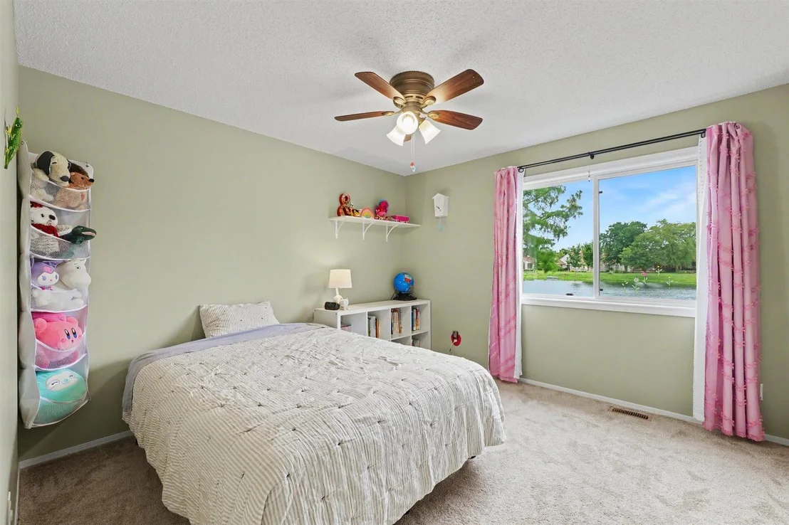 Photo of Unit 2101 at 2101 Harbortown Circle