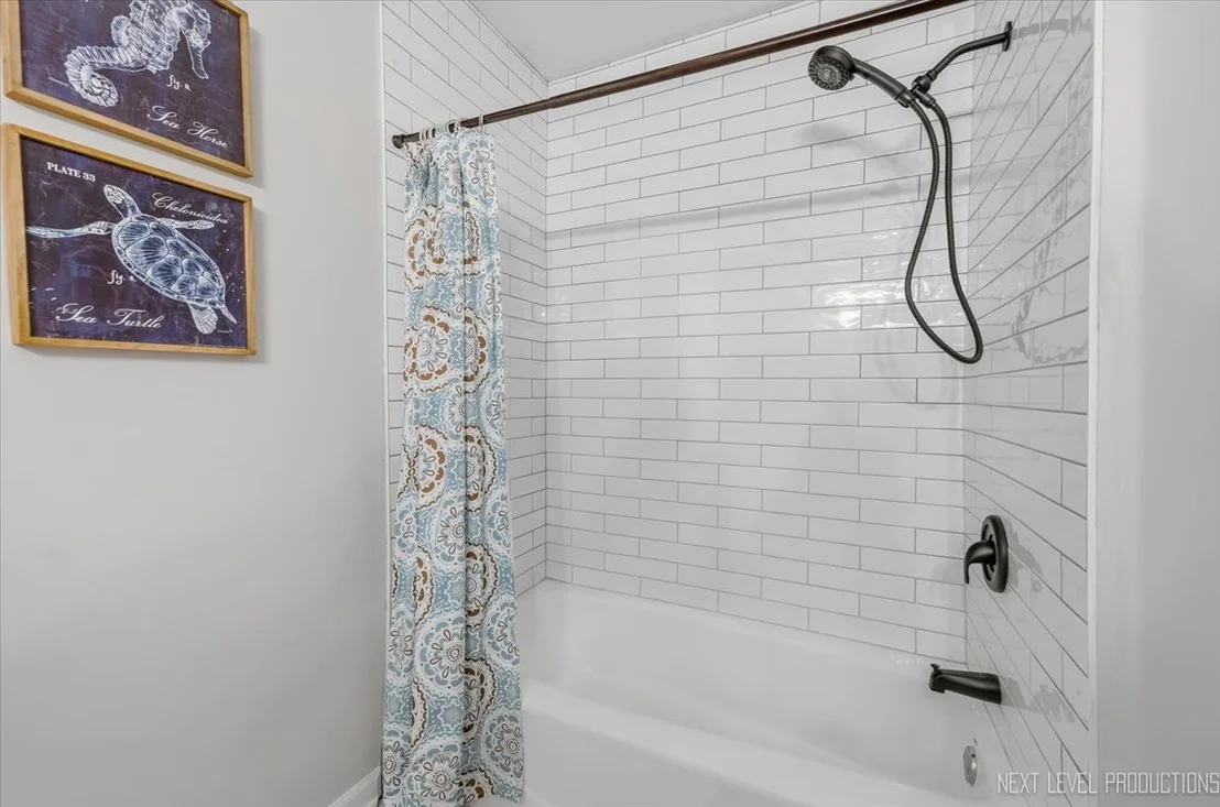 Photo of 32W183 Glos Street