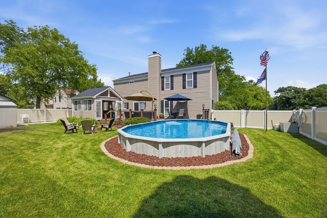 Photo of 702 Hickory Lane
