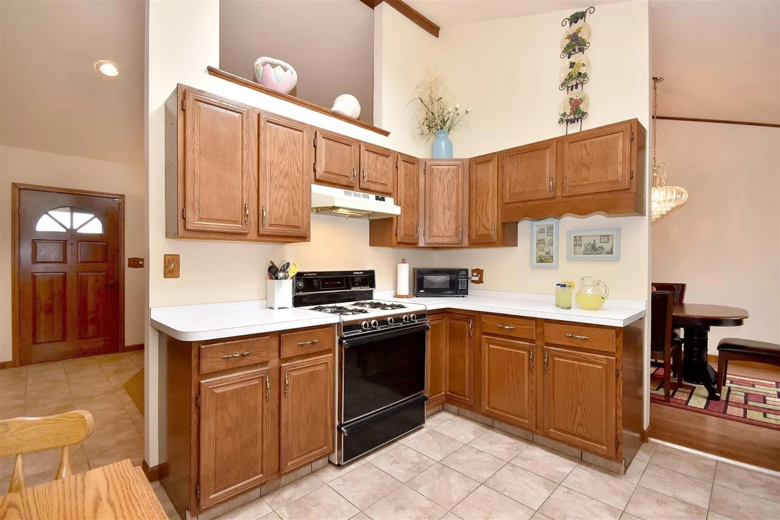 Photo of 206 VILLAGE Road