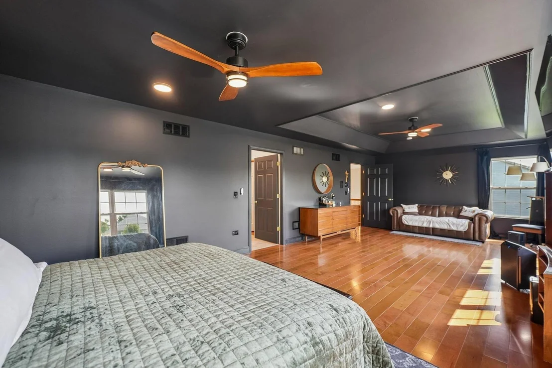 Photo of 772 E Lindsey Lane