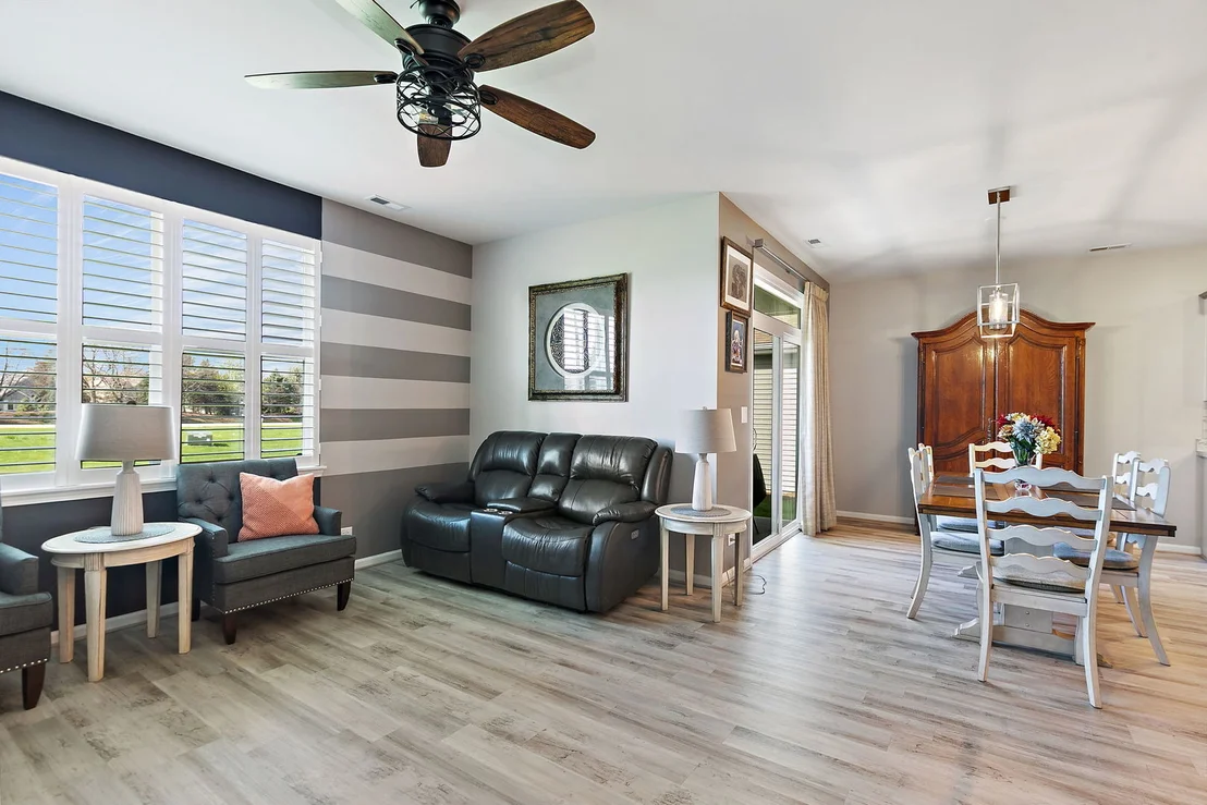 Photo of 979 Crestview Lane