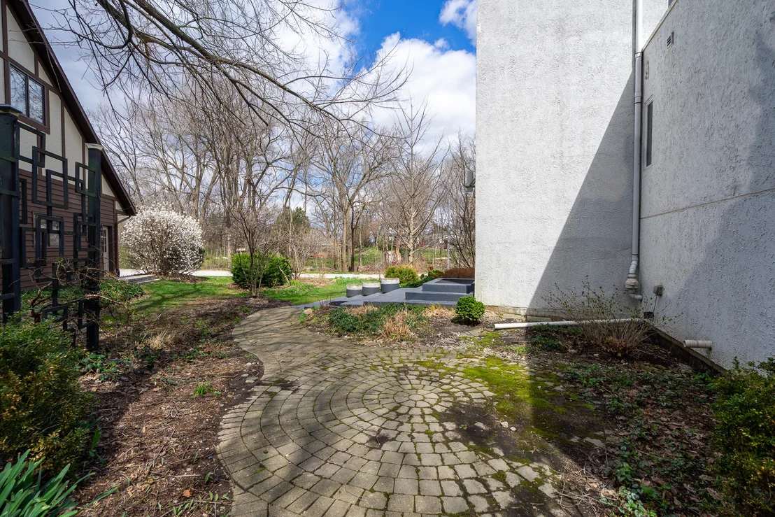 Photo of 324 Gina Drive