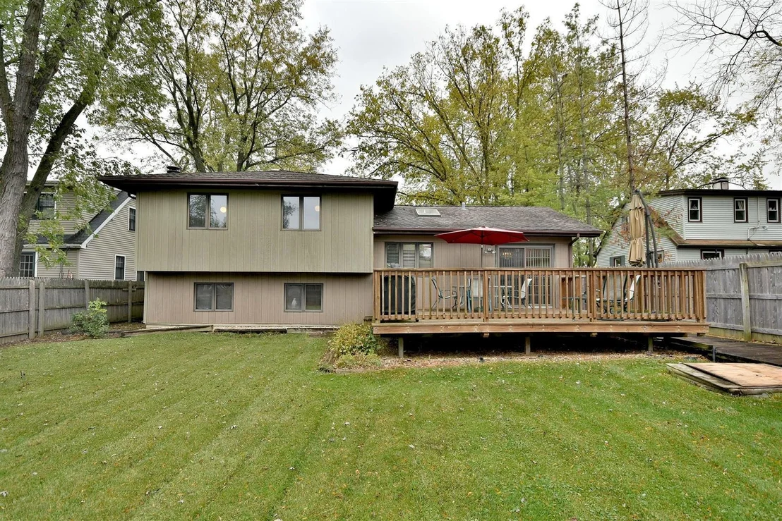 Photo of 206 VILLAGE Road