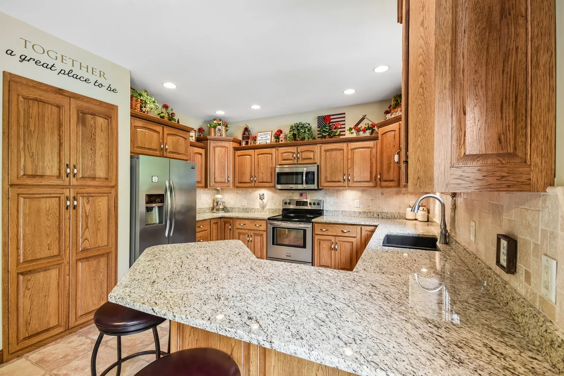 Photo of 1041 Lakeview Drive